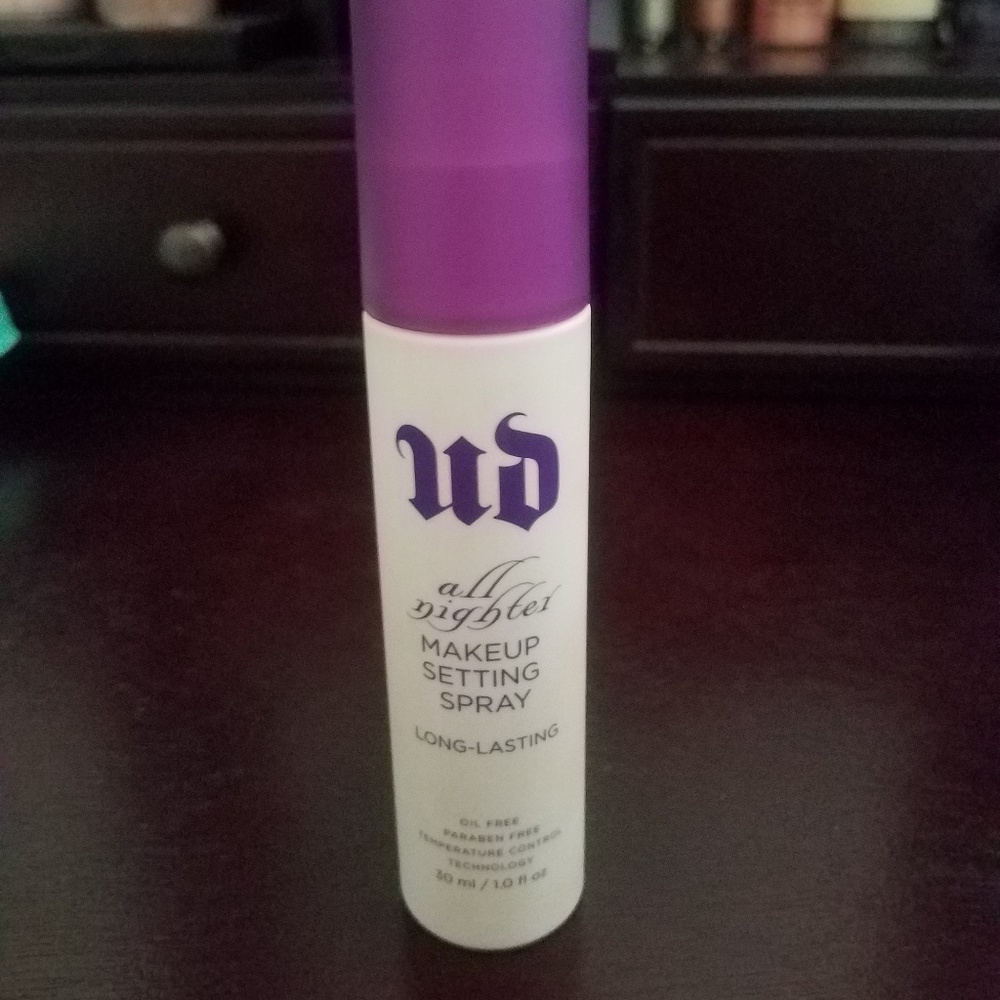 Urban Decay setting spray